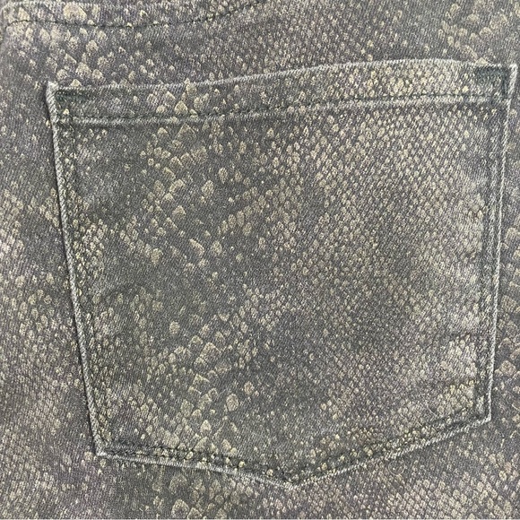 NYDJ Faux Snake Skin Gray Metallic High Rise Leggings Size 4 - Picture 7 of 16